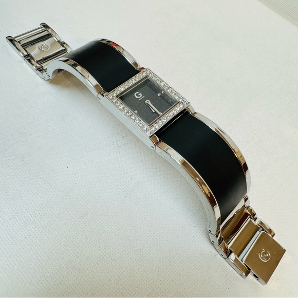 G Guess Logo Dial Women's Silver Black Dial Crystals Bracelet Watch G79006L1 - Picture 7 of 11
